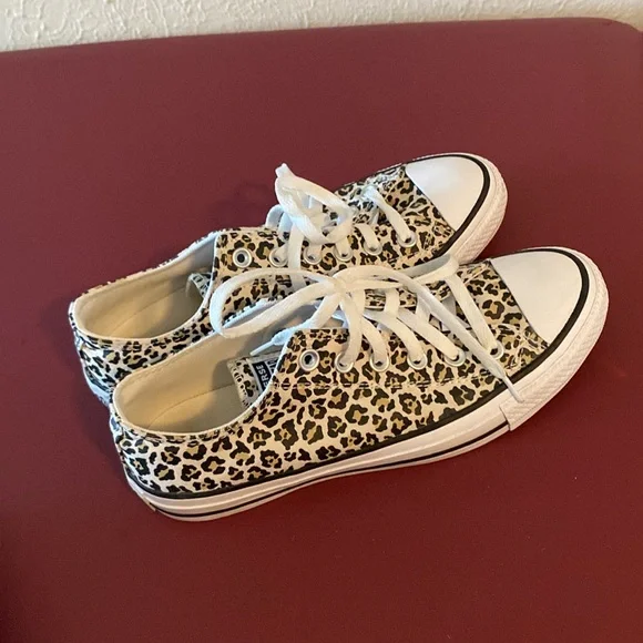 Converse - Picture 2 of 5